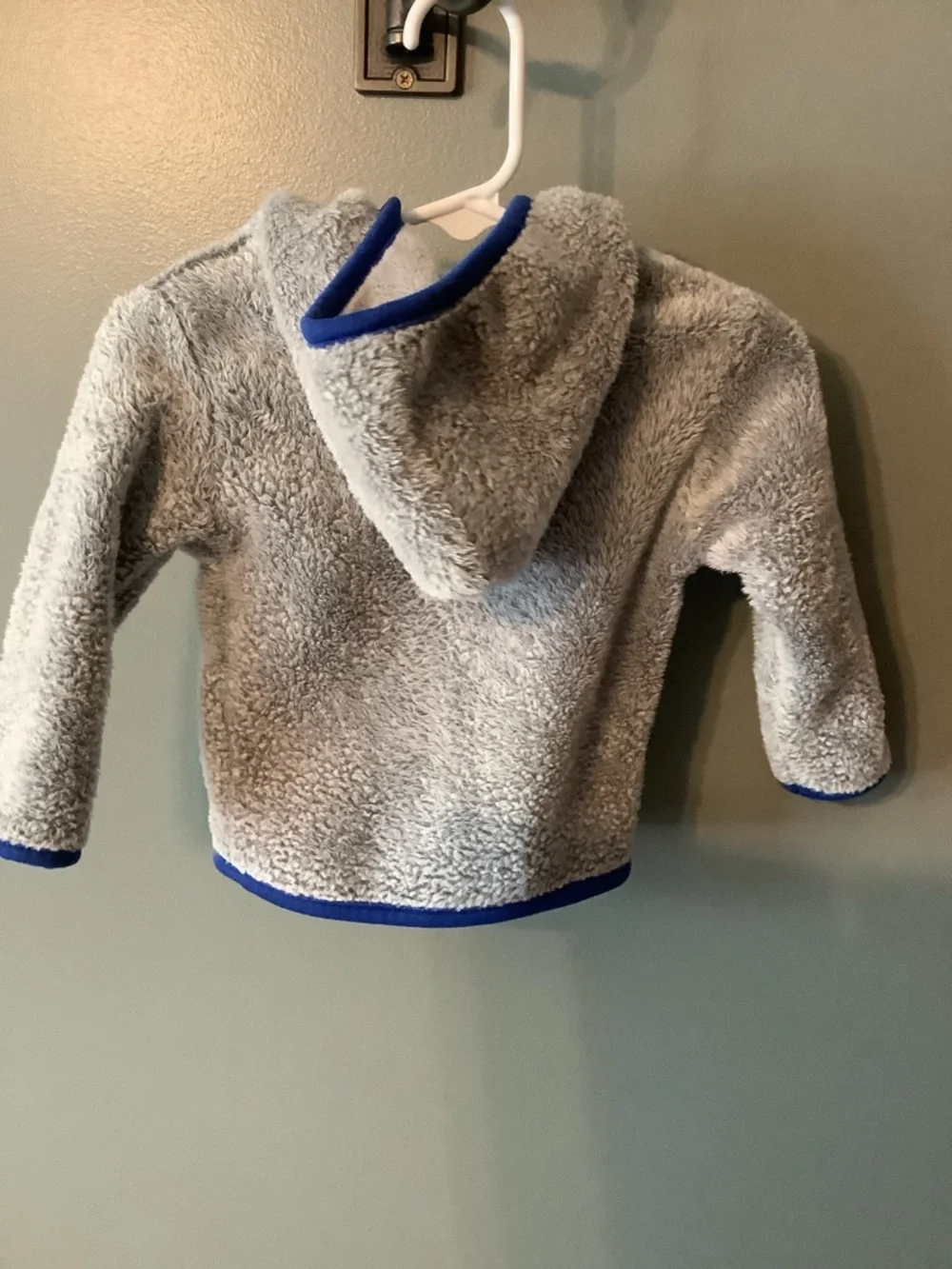 Pitt Gray Fleece Hooded Colosseum 3-6 months Jacket for Kids. EUC.